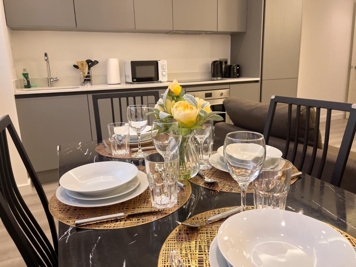 Lovely 2 Double Bedroom Flat With Free Parking - At The Atrium Mk Milton Keynes Exteriér fotografie