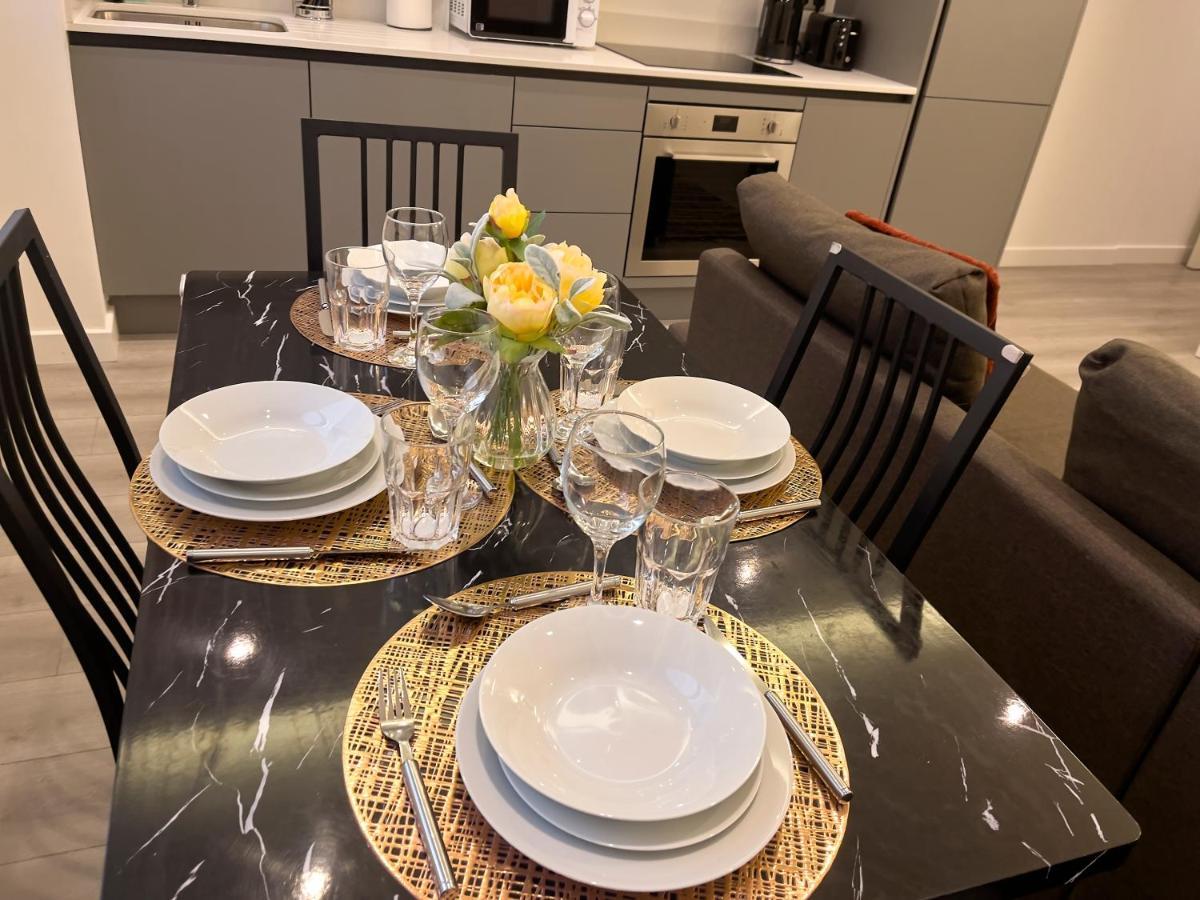 Lovely 2 Double Bedroom Flat With Free Parking - At The Atrium Mk Milton Keynes Exteriér fotografie