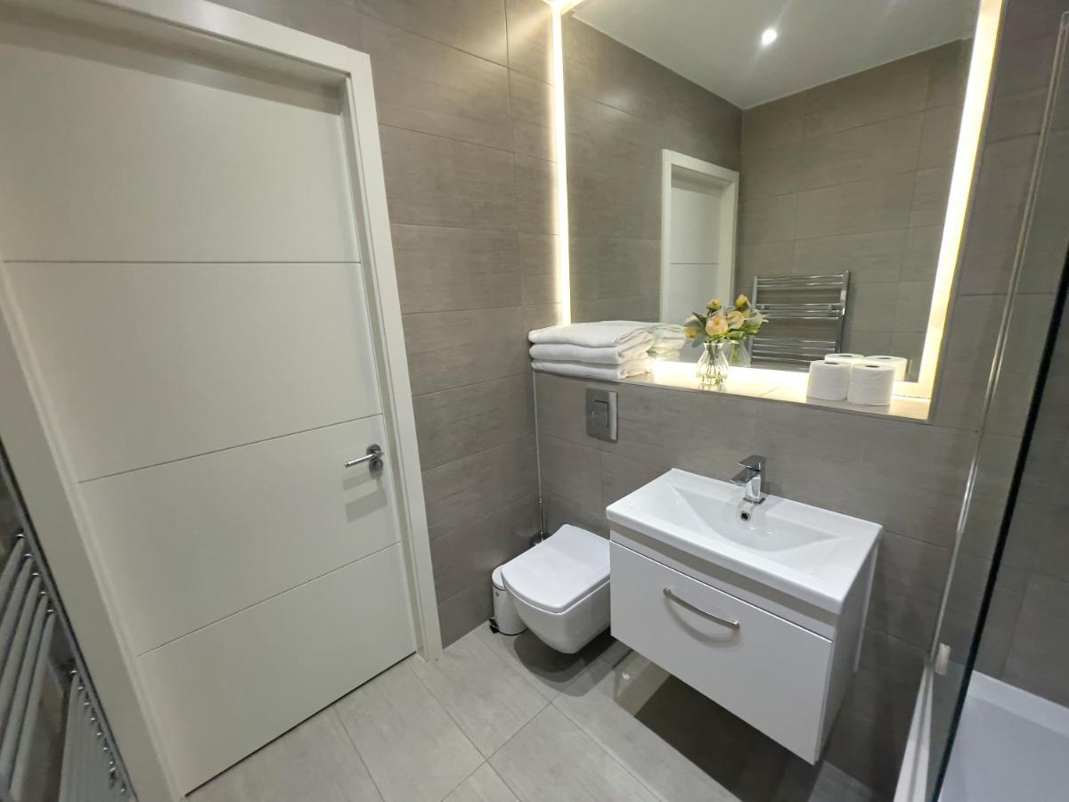 Lovely 2 Double Bedroom Flat With Free Parking - At The Atrium Mk Milton Keynes Exteriér fotografie