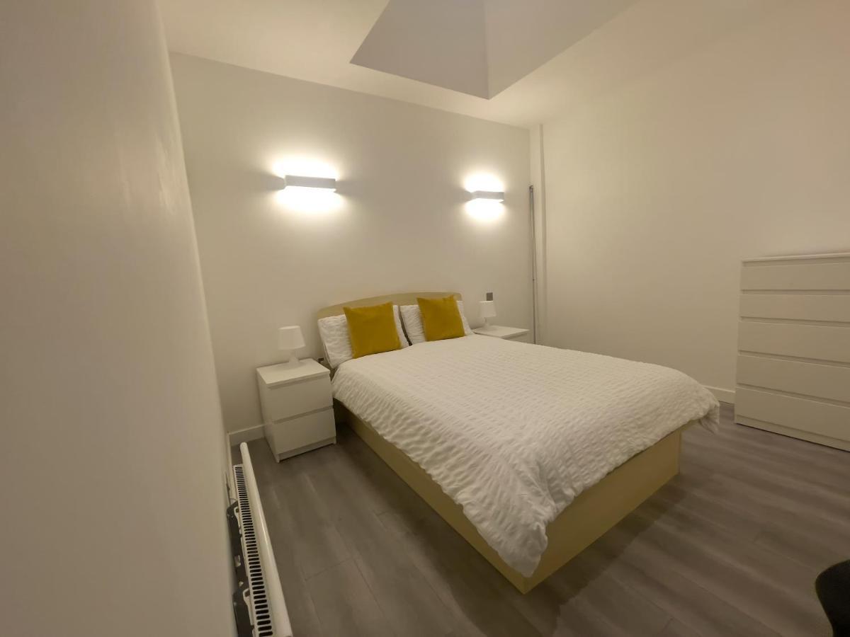 Lovely 2 Double Bedroom Flat With Free Parking - At The Atrium Mk Milton Keynes Exteriér fotografie